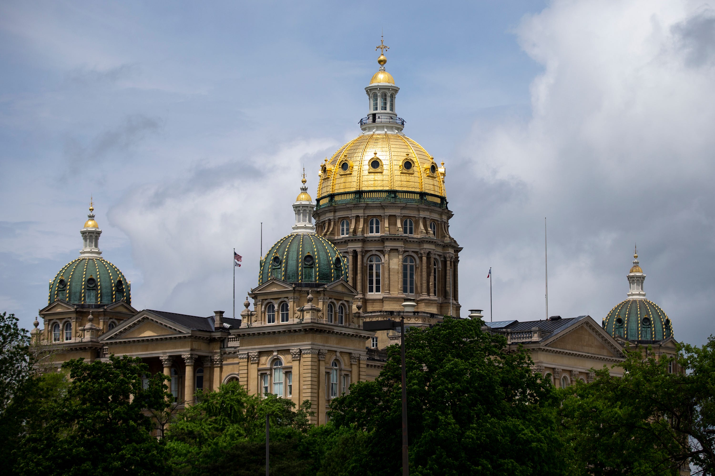 Iowa Republicans set up a shell game to mask the costs of tax cuts ...