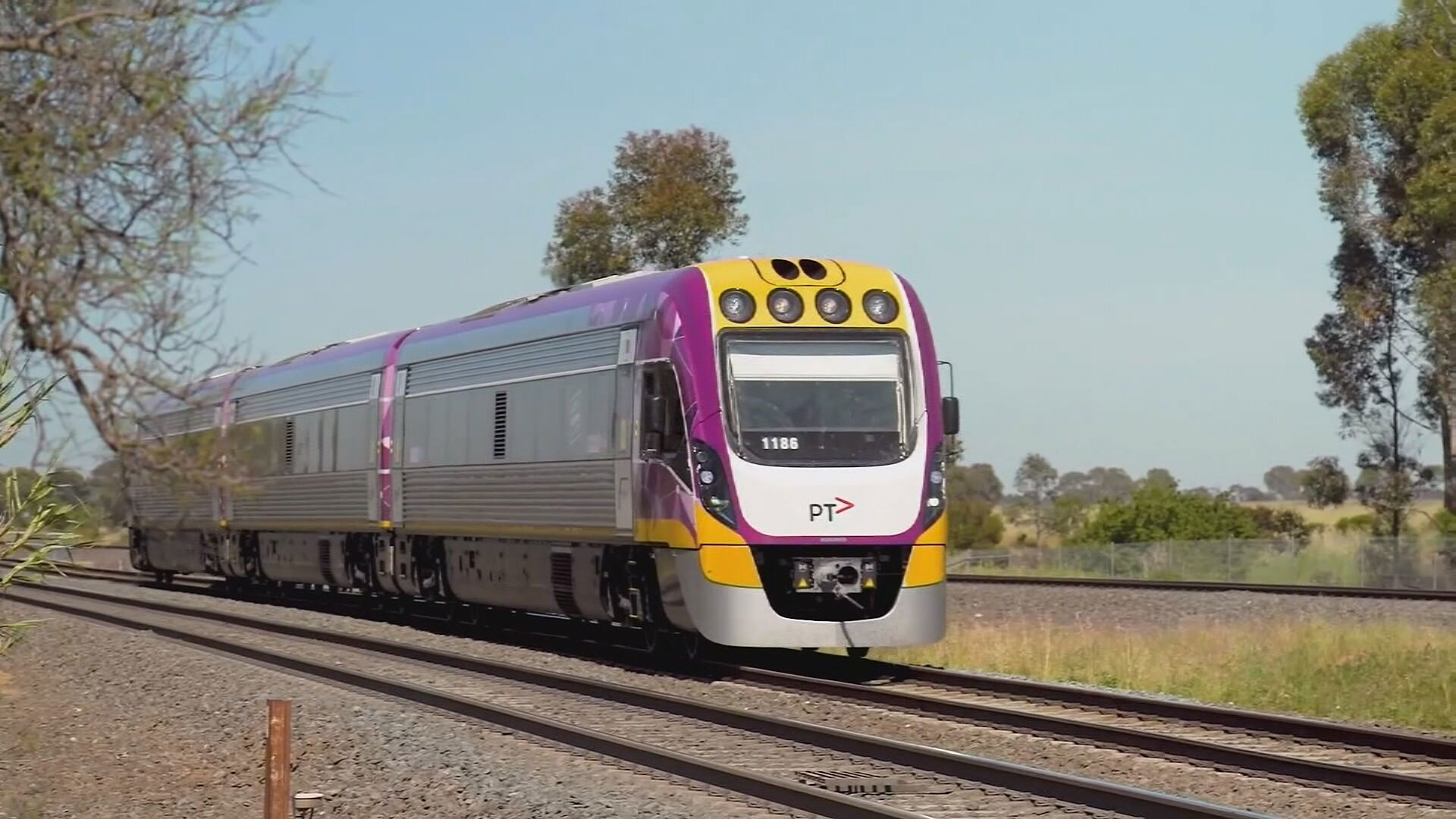 treasurer threatens melbourne airport after rail line delayed again