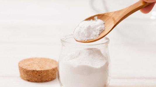 Soda kue juga bisa kamu gunakan untuk membantu mengobati panu di permukaan kulit. (tribunnews.com)