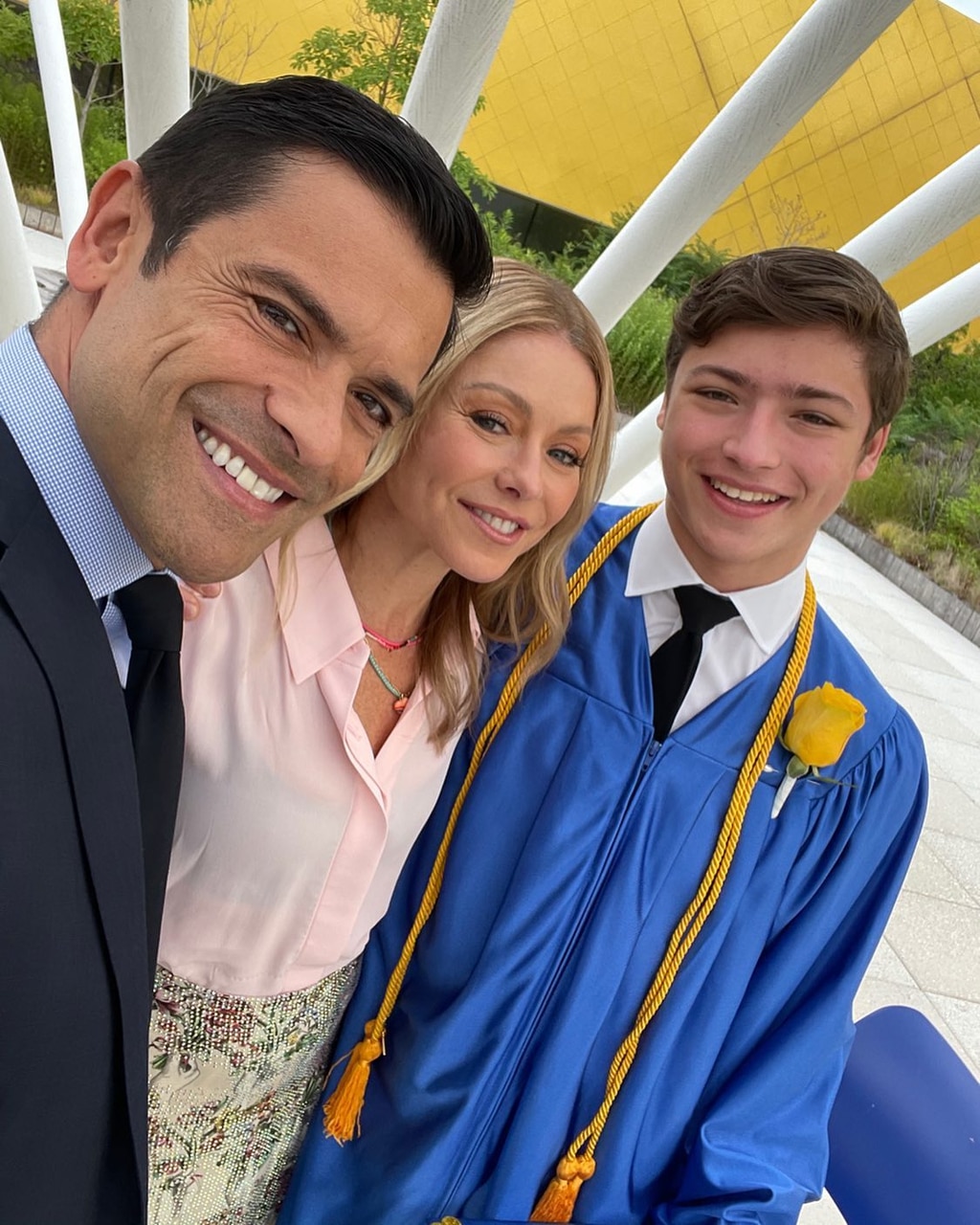 kelly-ripa-and-mark-consuelos-cutest-family-moments