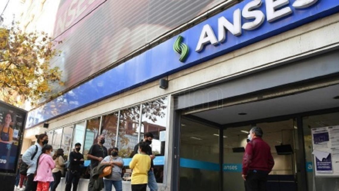 ANSES Paga Pensiones No Contributivas: Quiénes Cobran Hoy Lunes 4 De ...