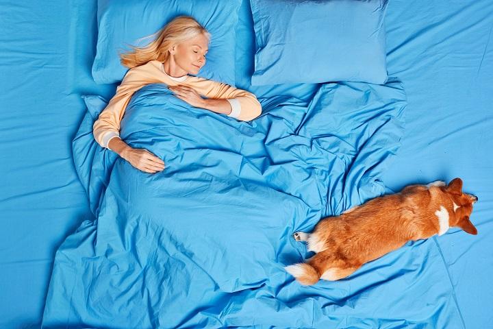 kedinginan berlebih saat tidur malam, mungkin anda mengalami salah satu dari 5 penyakit ini