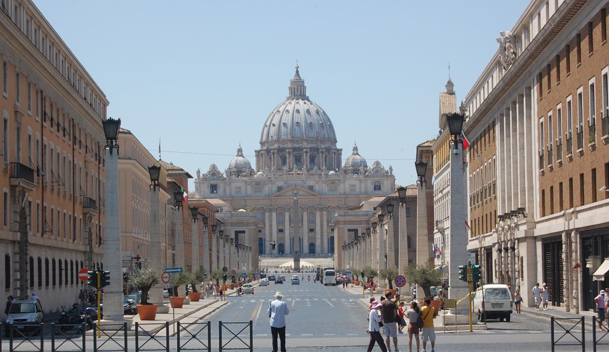 lo que no debes hacer si visitas la ciudad del vaticano