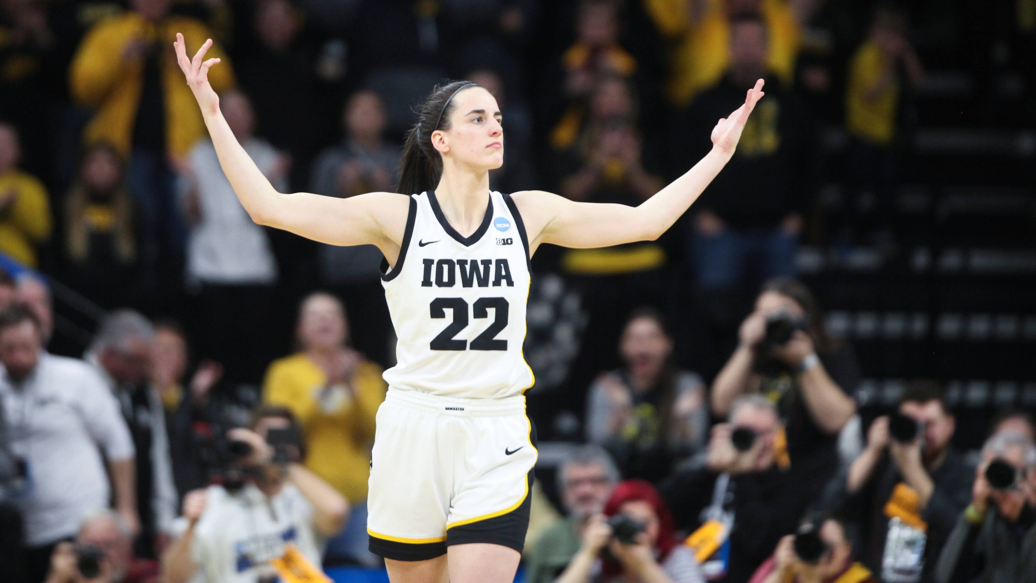 Will Caitlin Clark enter the 2024 WNBA Draft? Outlining Iowa star's 