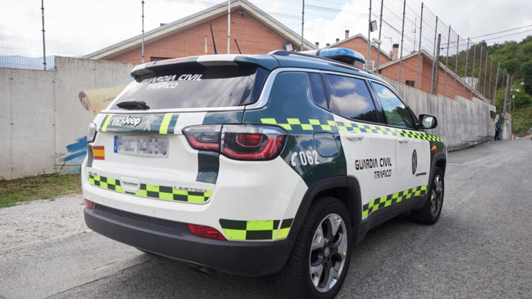 Un coche de la Guardia Civil en una concentración de apoyo a las Fuerzas y Cuerpos de Seguridad