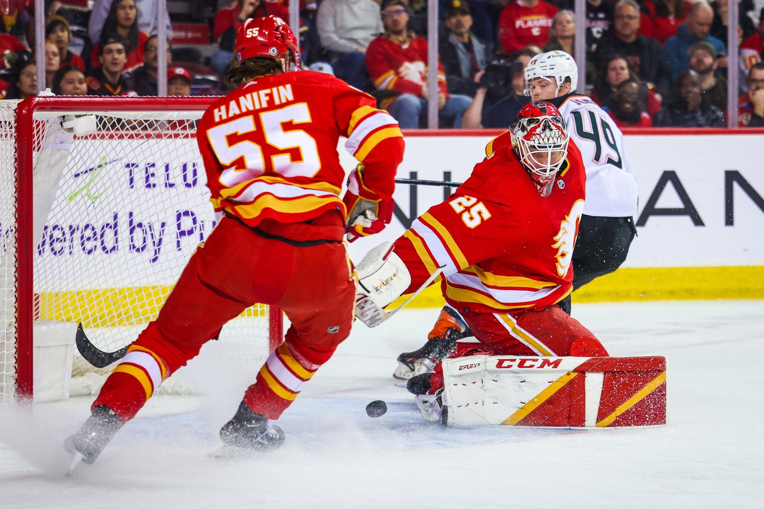 Andrew Mangiapane scores late to lift Flames over Ducks 2-1