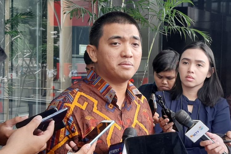 eks penyidik bantah pelantikan ketua kpk sementara nawawi pomolango terindikasi cacat hukum