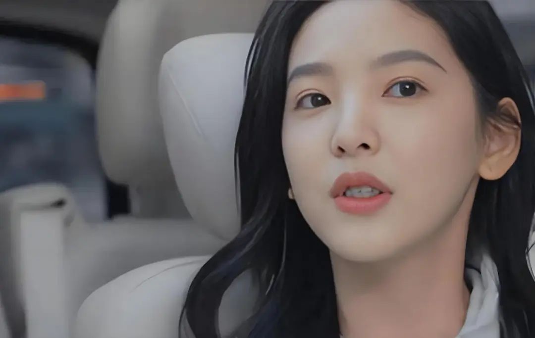 “扶弟魔”章若楠：出道几年仍买不起房，“恨嫁”背后有多心酸！