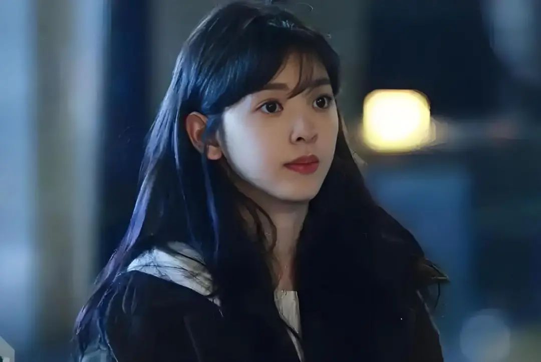 “扶弟魔”章若楠：出道几年仍买不起房，“恨嫁”背后有多心酸！