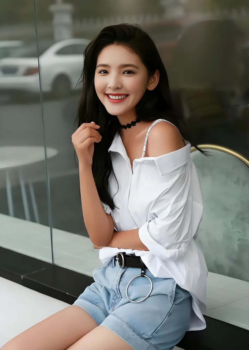 “扶弟魔”章若楠：出道几年仍买不起房，“恨嫁”背后有多心酸！