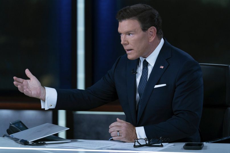 Bret Baier fala durante uma entrevista com o Presidente da Ucrânia, Volodymyr Zelenskyy, durante uma gravação do programa "Special Report with Bret Baier", do FOX News Channel Jose Luis Magana/AP