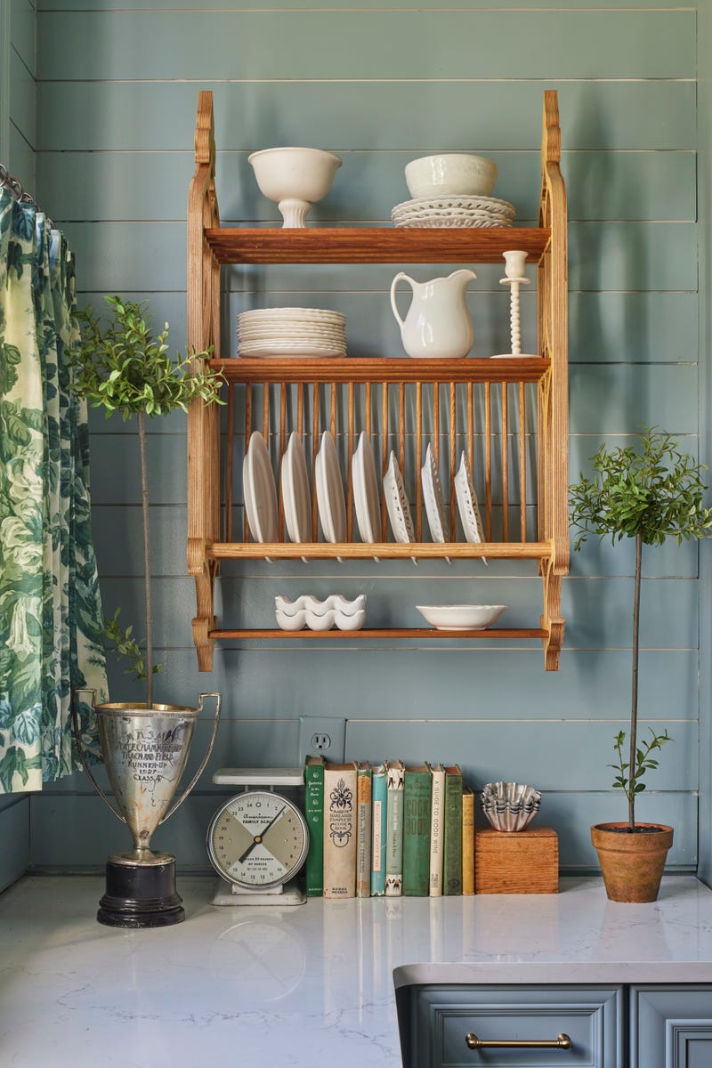 mississippi-farmhouse-makeover-takeover-kitchen-platerack.jpg