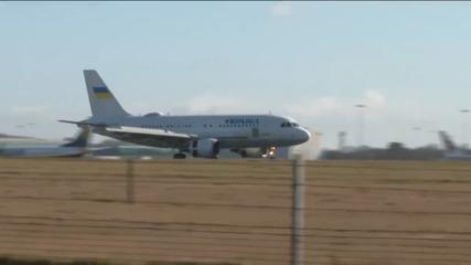 Plane carrying President Zelenskyy arrives in UK ahead of Sunday's Ukraine meeting