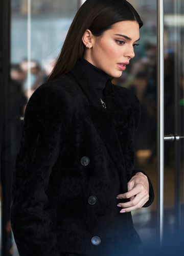 R&uuml;ckl&auml;ufige Venus 2025: Diese Sternzeichen sollten jetzt *keine* neue