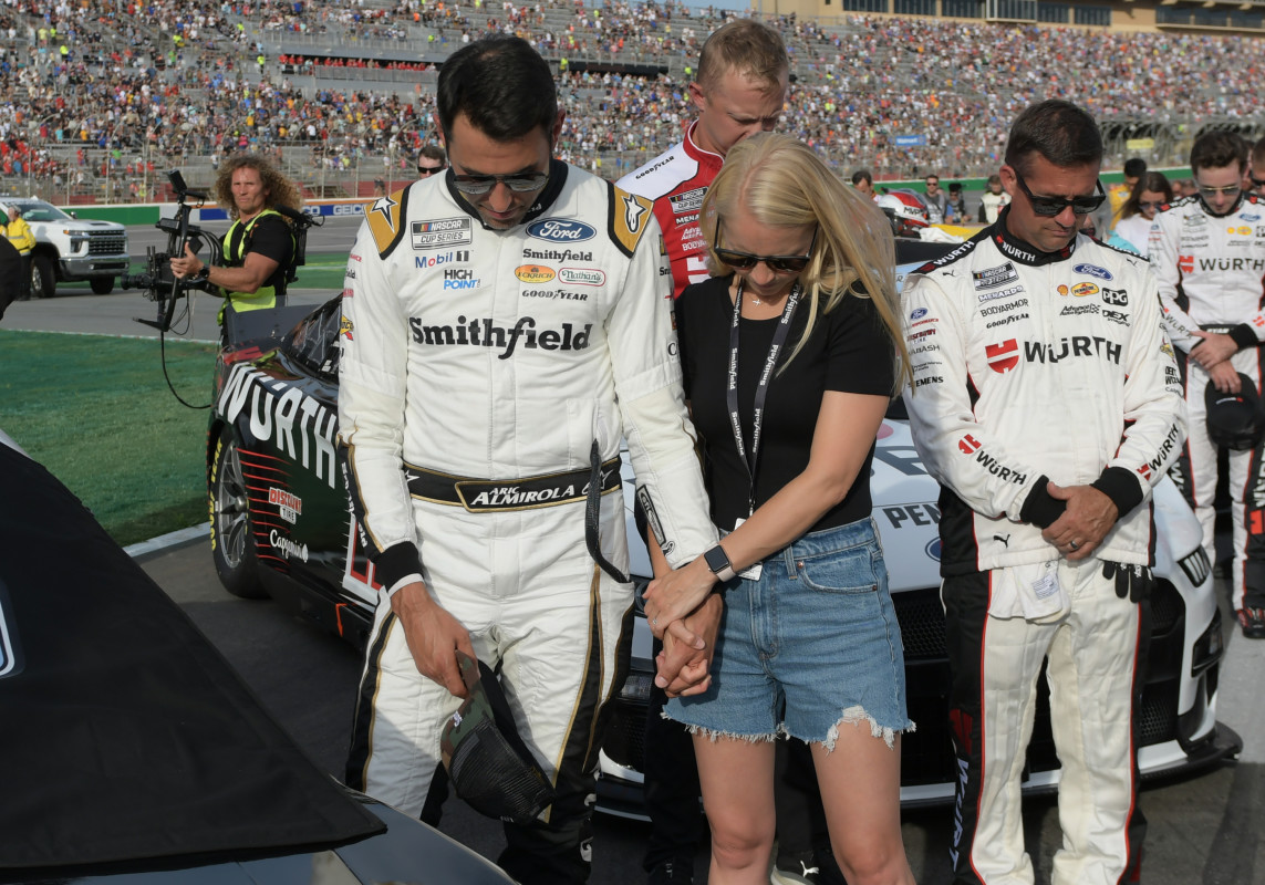 nascar-fans-boycotting-after-sunday-s-pre-race-prayer