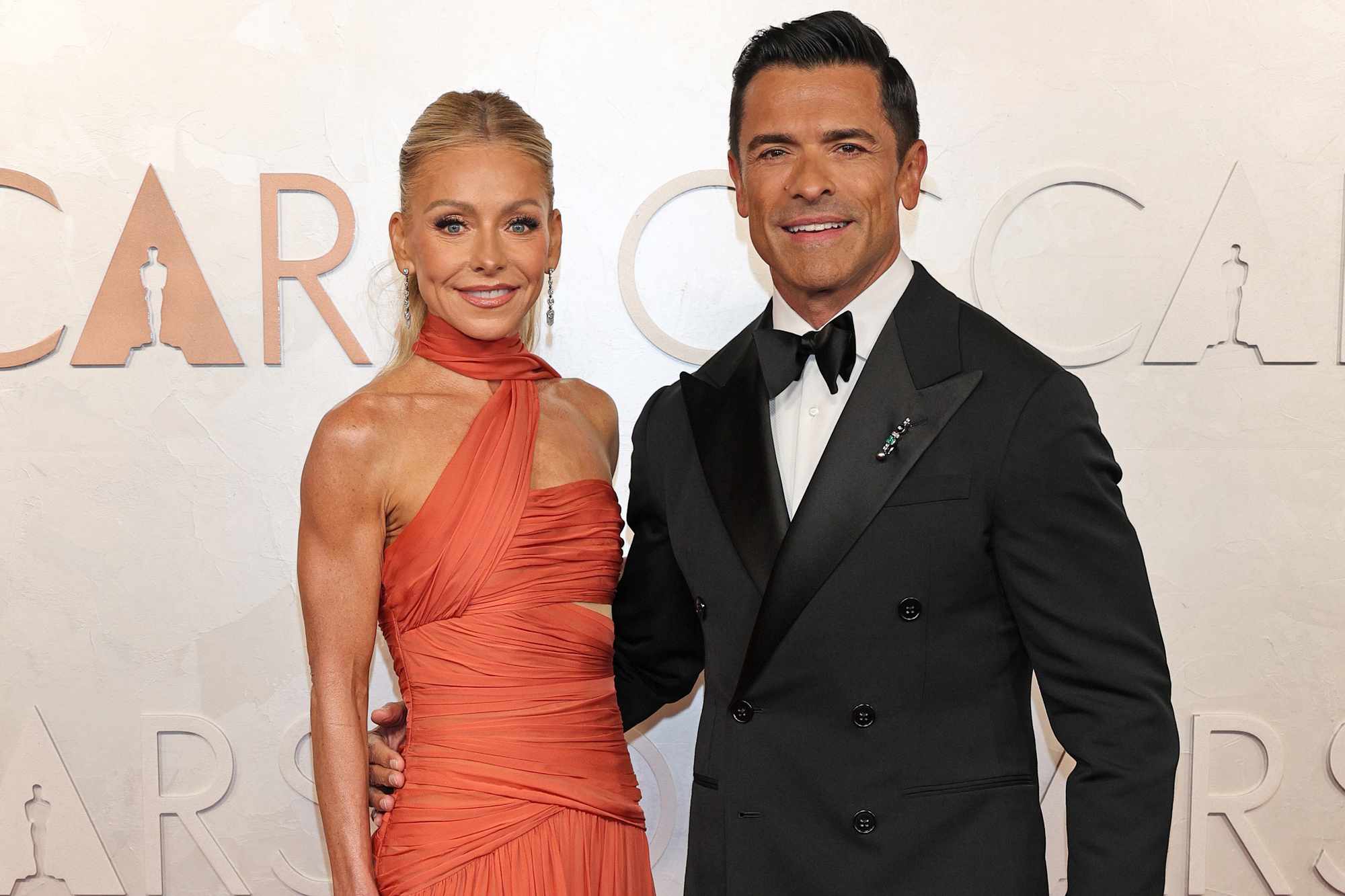 Kelly Ripa and Mark Consuelos Have Glam Date Night at the 2025 Oscars