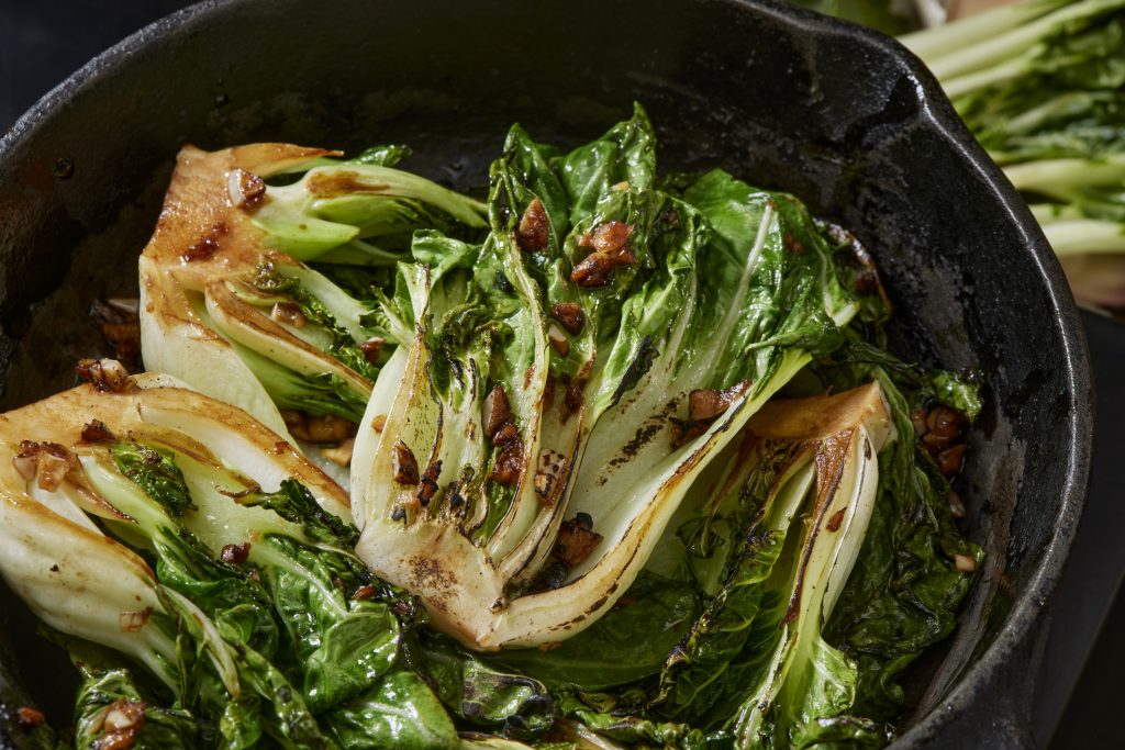 Angebratener Baby Pak Choi mit Knoblauch und Soja-Sauce – Ein schnelles ...