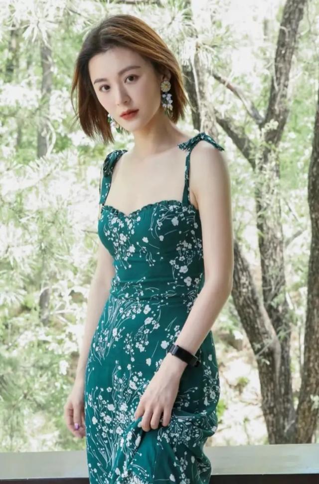 毕业于浙江艺术职业学院，出演了55部戏，当了11次女主角都没有红