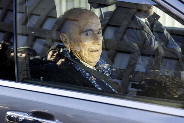 Former soccer leaders Blatter and Platini arrive at court for second ...