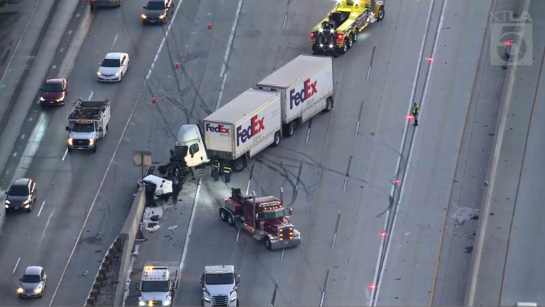 Crash involving FedEx truck causes traffic nightmare on 10 Freeway