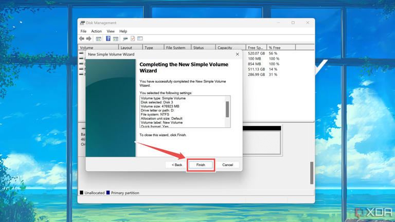 Completing the New Simple Volume wizard