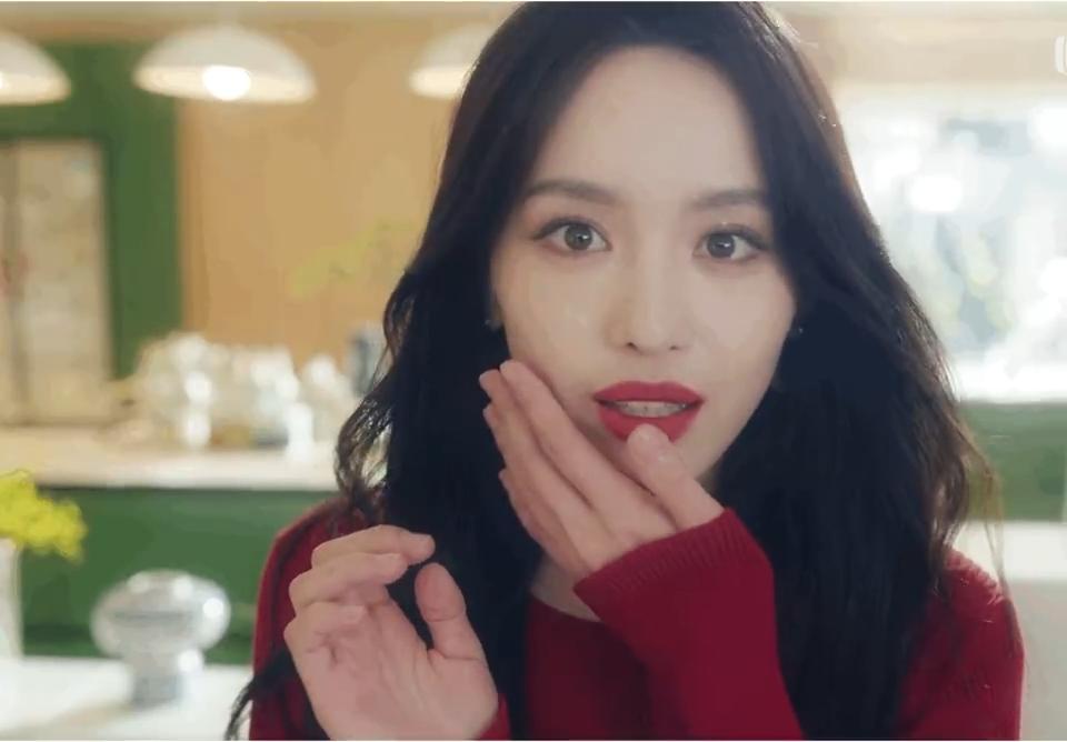 明媚朝气她成颜值担当，168cm仅90斤身材气质一流