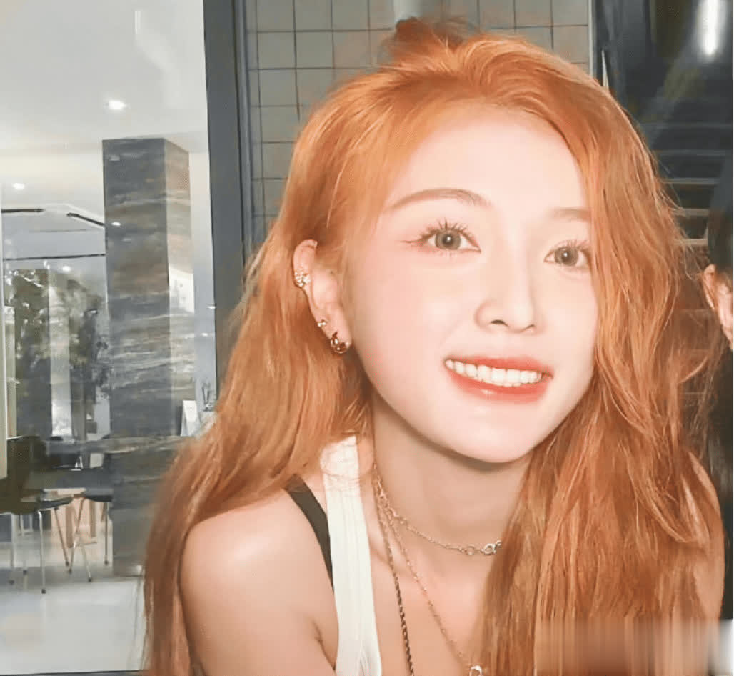 鞠婧祎染薄荷绿章若楠染红发，三月娱乐圈染发潮背后的玄学