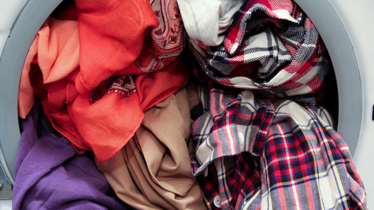 5 reasons your laundry isn't coming out smelling fresh, and what to do ...