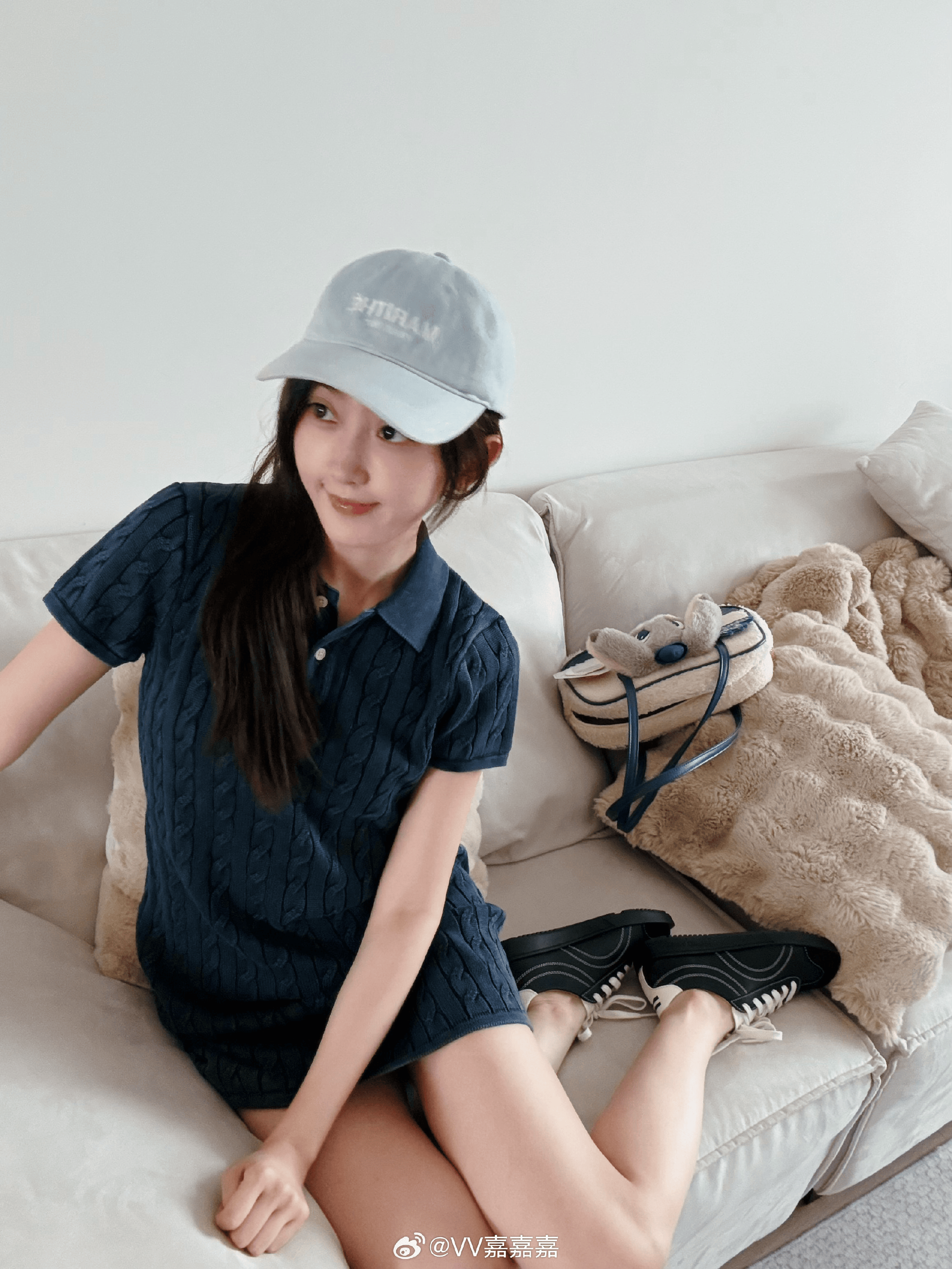 可爱！主持人唯嘉晒照：兔子警官！