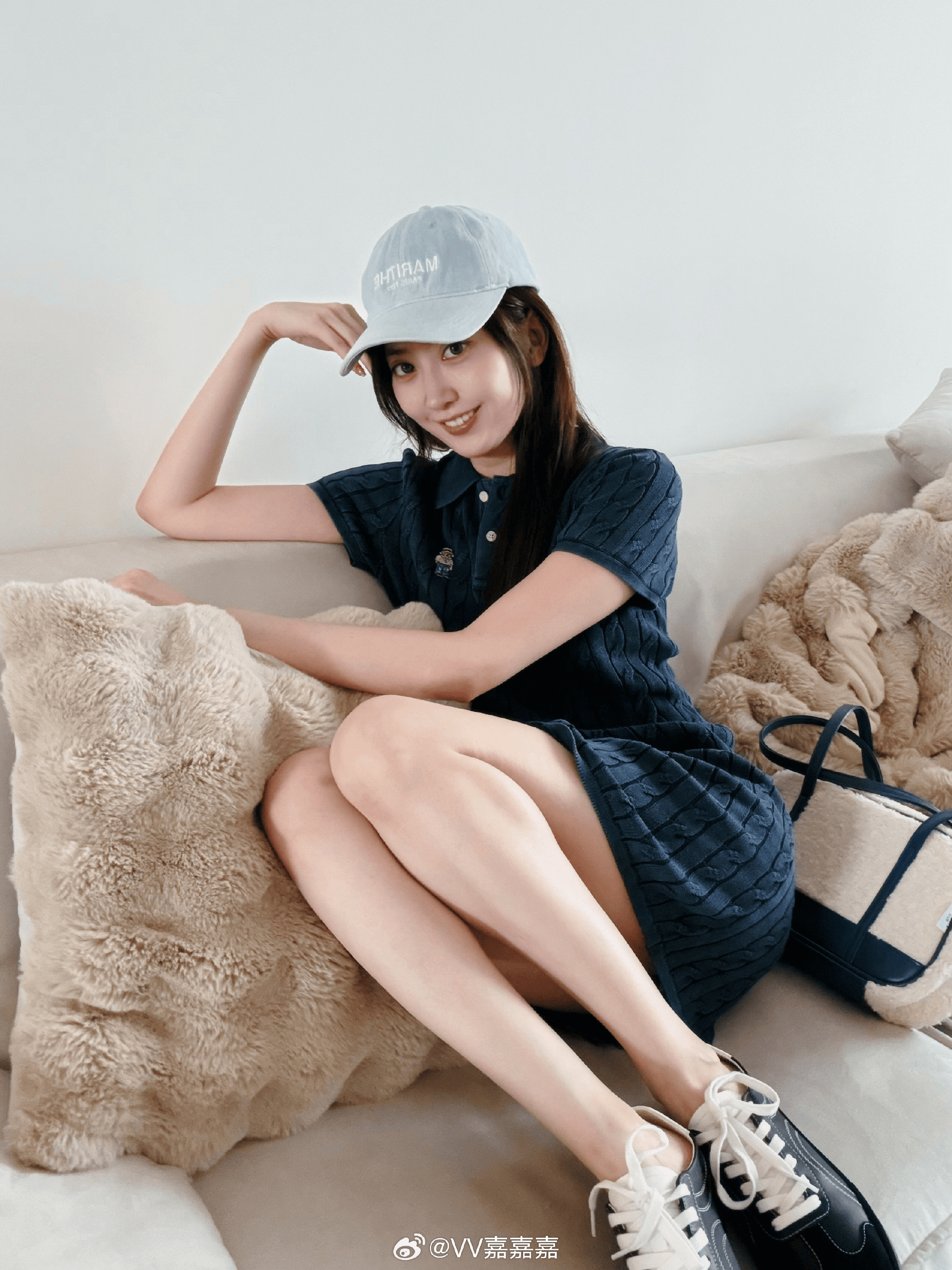 可爱！主持人唯嘉晒照：兔子警官！