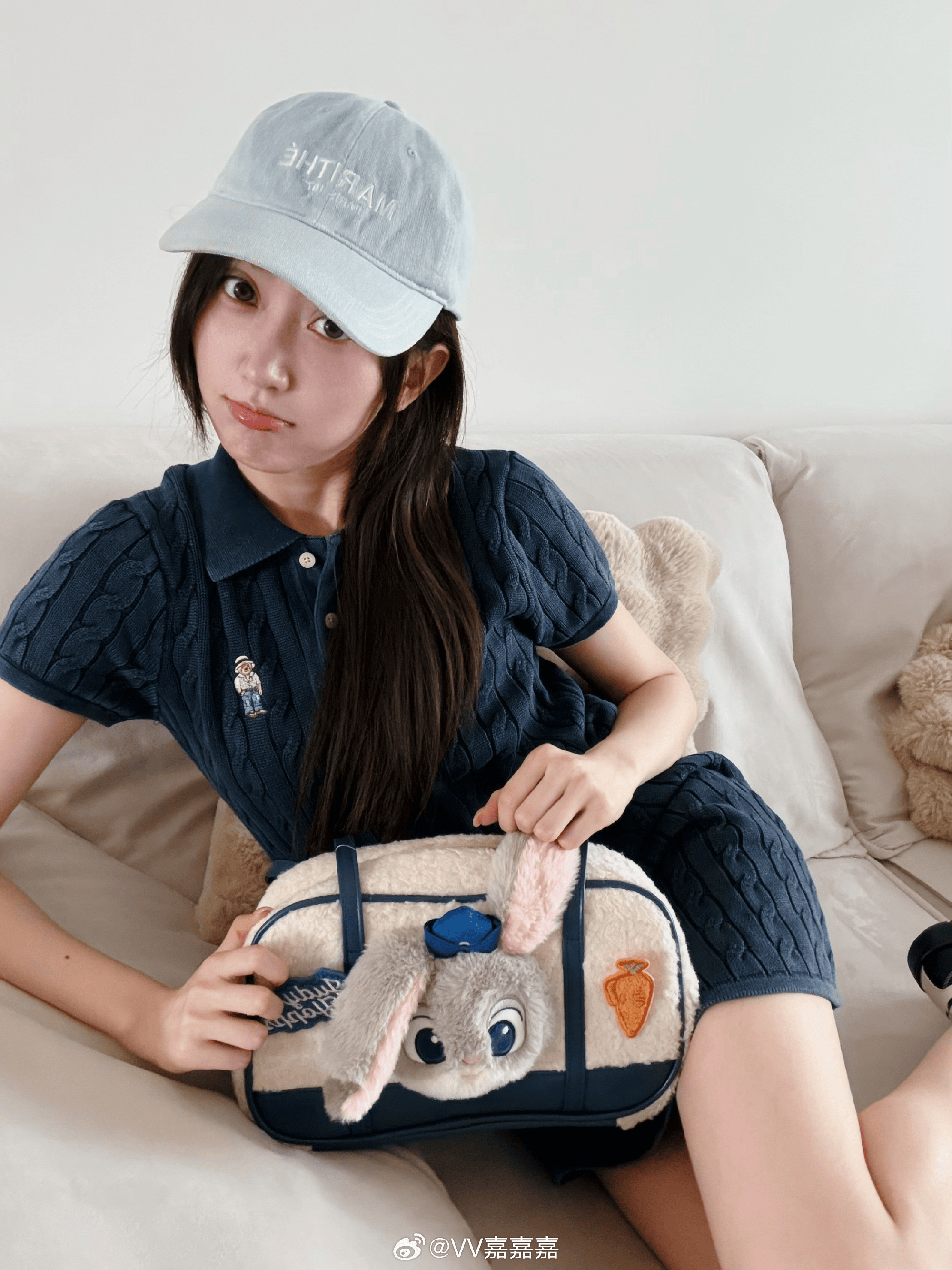 可爱！主持人唯嘉晒照：兔子警官！