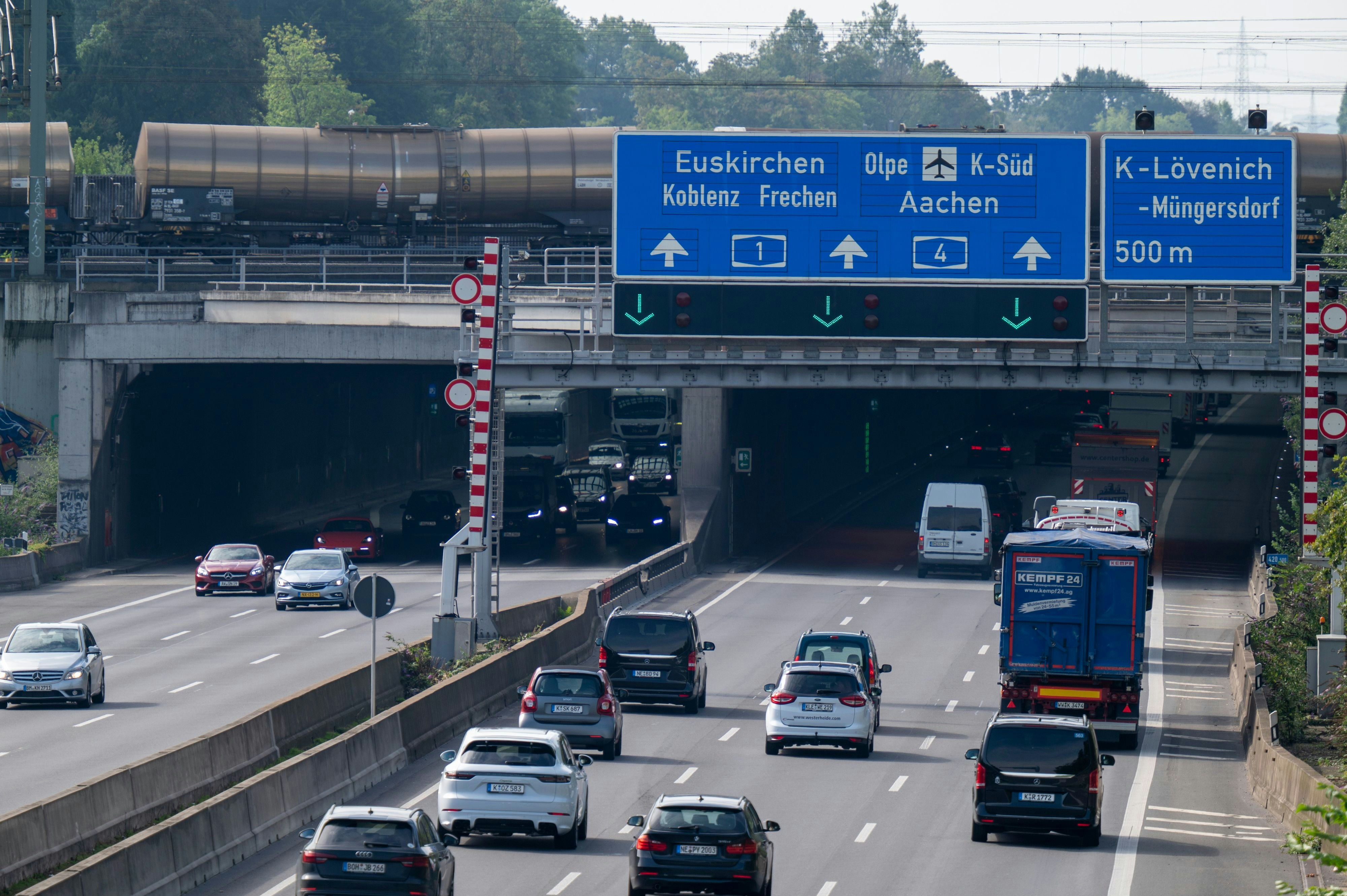A1 in Köln: Vollsperrung am Tunnel Lövenich