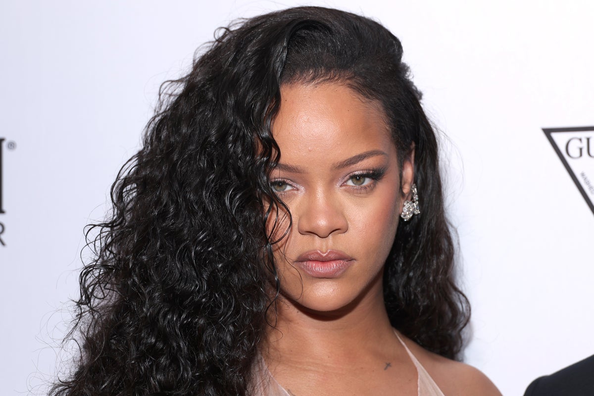Rihanna claps back with twoword response to fan who hates her sons’ names