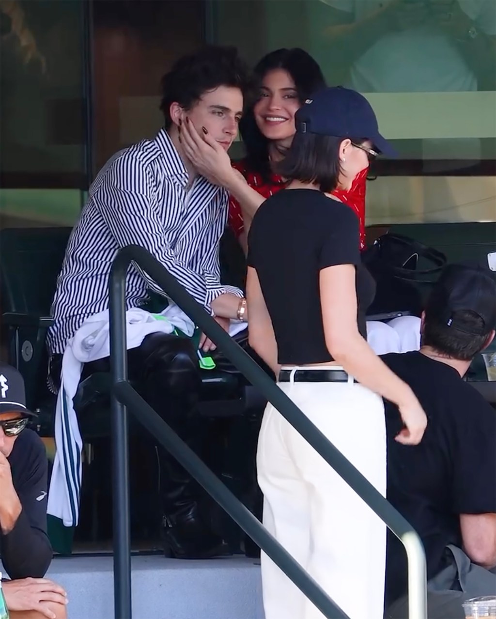 Freeman claimed to the Daily Mail that the “Dune” star had asked his girlfriend to “wait a minute, love” when Jenner asked him for a kiss at the tennis match. bnpparibasopen/Instagram