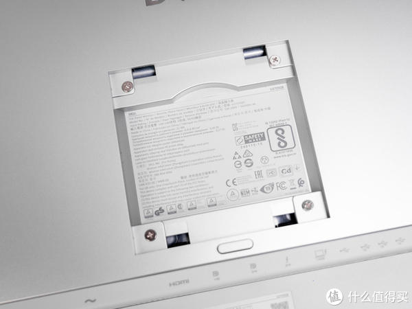 办公设计两相宜 戴尔UltraSharp U2725QE显示器评测