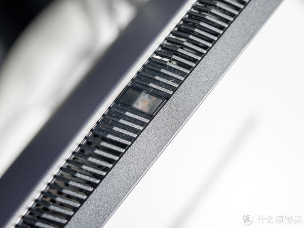 办公设计两相宜 戴尔UltraSharp U2725QE显示器评测