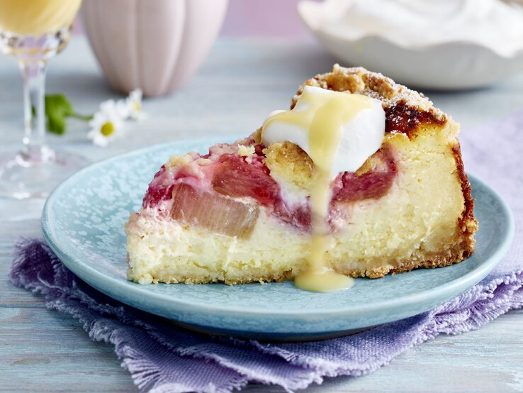 Rhabarber-Käsekuchen: Ein Rezept für alle, die es cremig mögen