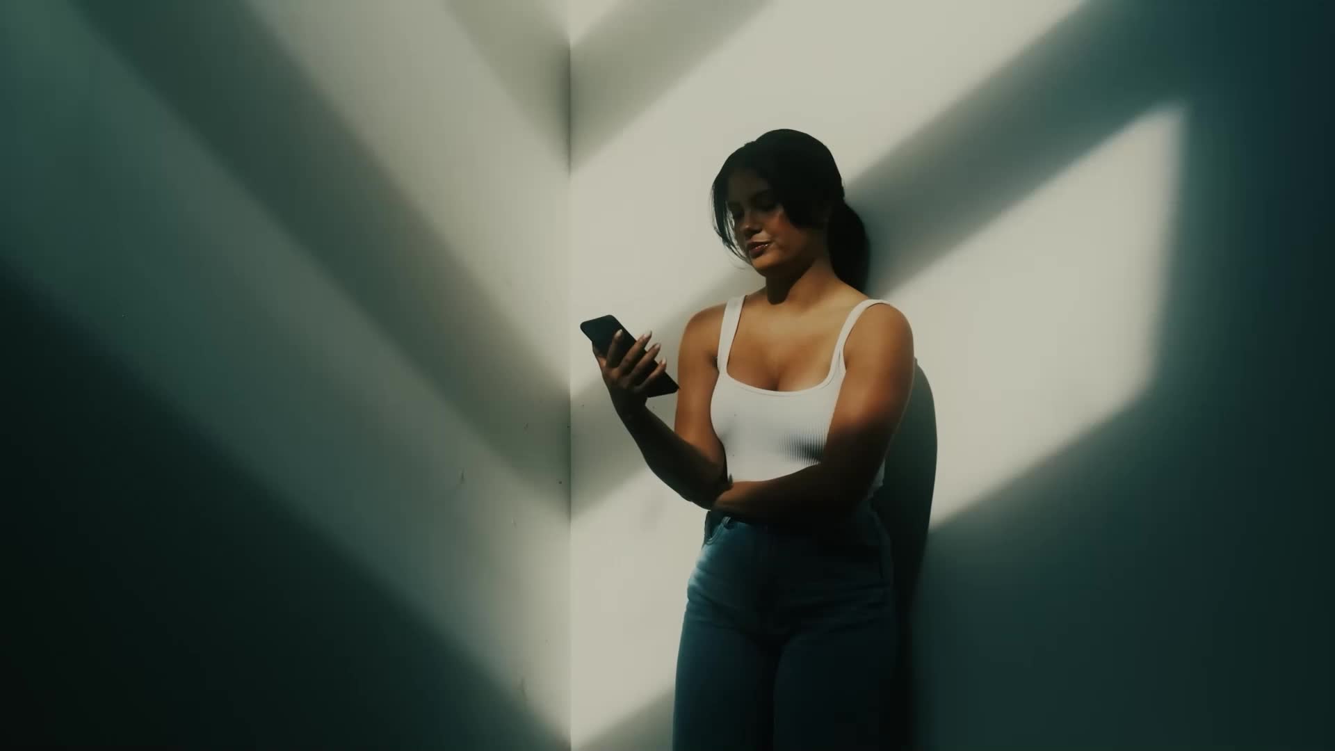 How Influencers Master the Art of Fake Apologies