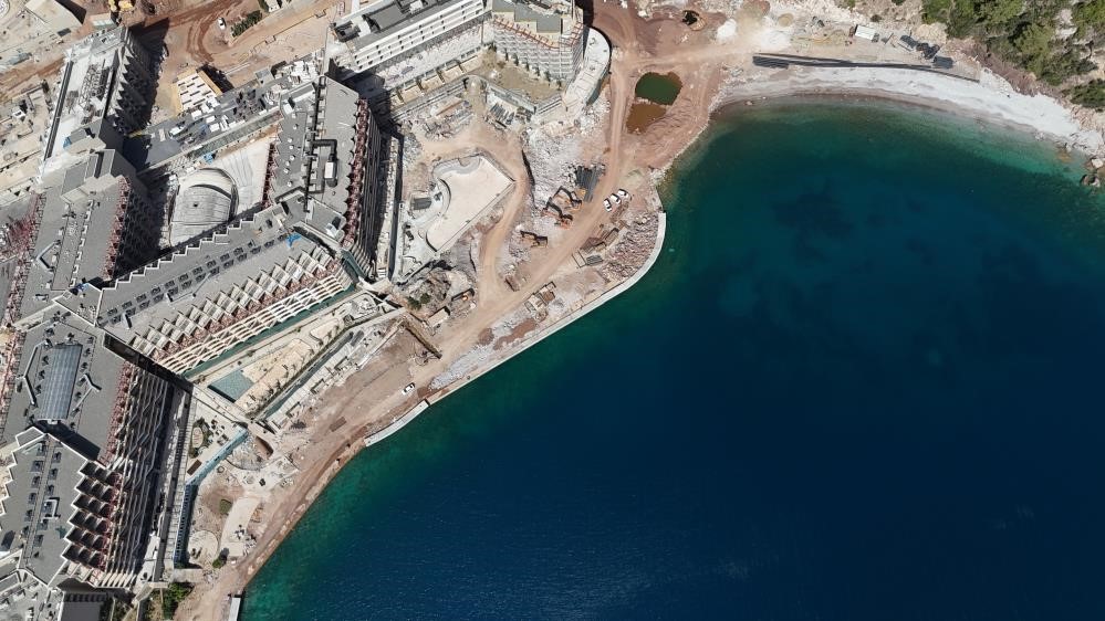 MARMARİS BELEDİYE BAŞKANI ACAR ÜNLÜ, MUĞLA'NIN MARMARİS İLÇESİNDE BULUNAN VE 1987 YILINDA MERHUM 8. CUMHURBAŞKANI TURGUT ÖZAL DÖNEMİNDE İLK İNŞAAT ÇALIŞMALARINA BAŞLANAN İÇMELER MAHALLESİ KIZILKUM BÖLGESİ’NDEKİ SİNPAŞ KIZILBÜK RESORT OTEL VE DEVREMÜLK İNŞAATI İLE İLGİLİ AÇIKLAMALARDA BULUNDU.