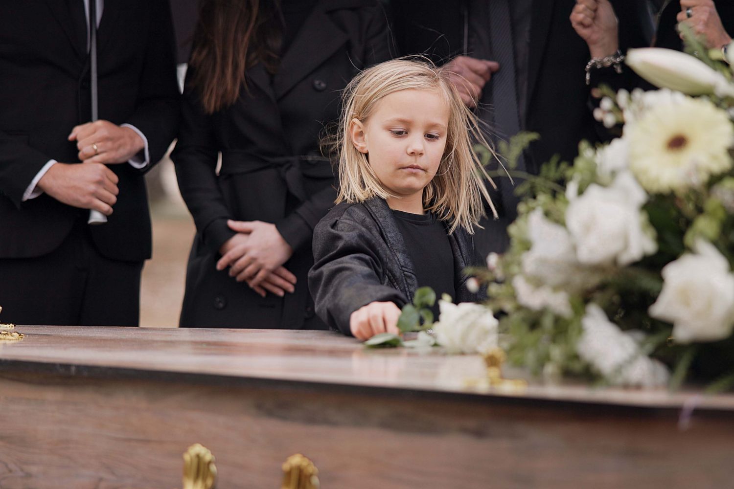 Experts say there is no hard and fast rule about bringing children to funerals. (Getty Images)