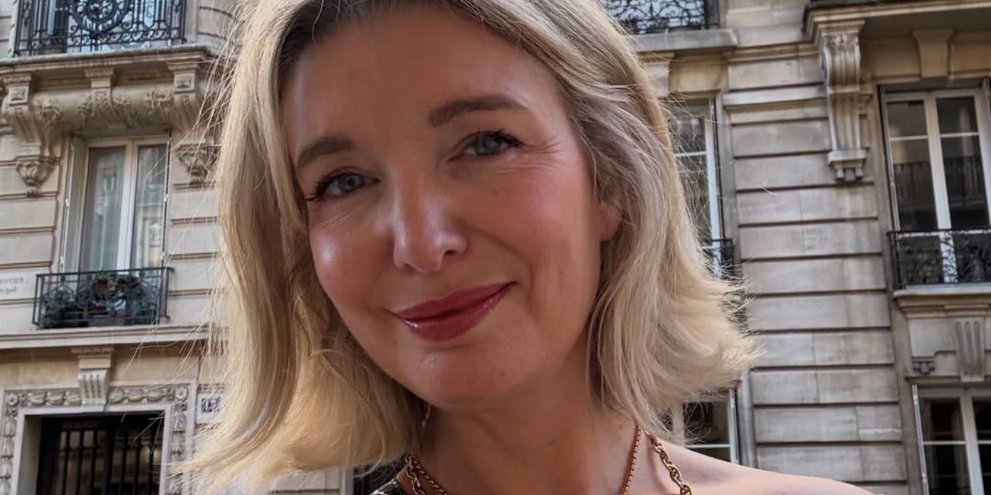 “I’m 49 and yes, I’m wearing a mini skirt” the video gets a reaction!