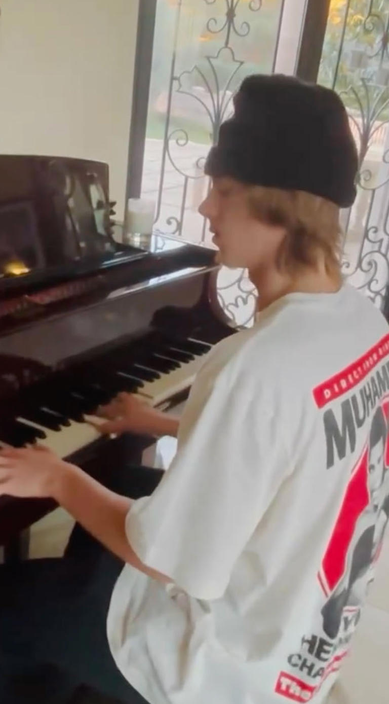 Britney Spears goofs off with ‘genius’ son Jayden in new home videos 4(01)