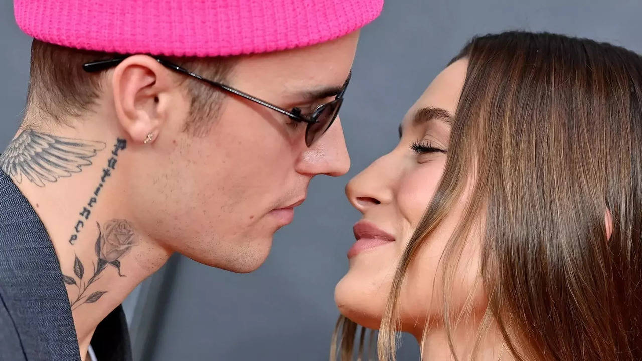 Justin Bieber, Hailey Seek 'Tons Of Therapy,' Are 'Super Stressed' Amid