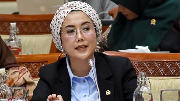 Selly Andriany Gantina