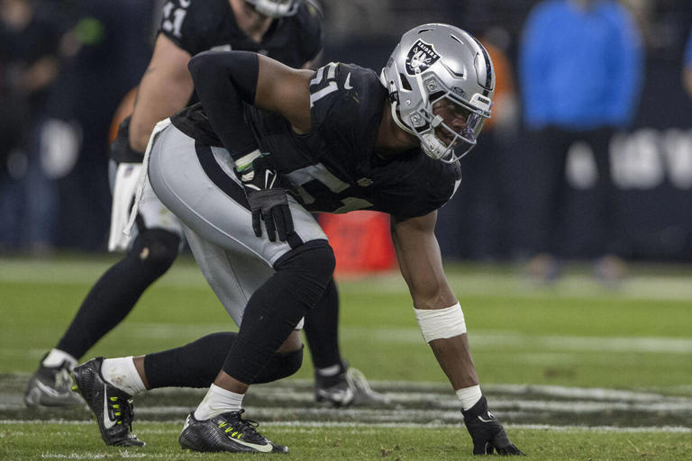 Raiders pass rusher says ‘sky’s the limit’ after re-signing with team