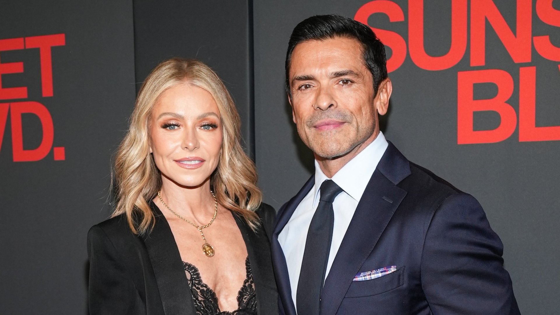 Kelly Ripa Was Served by 1 of Mark Conseulos' Exes at a Drive-Thru