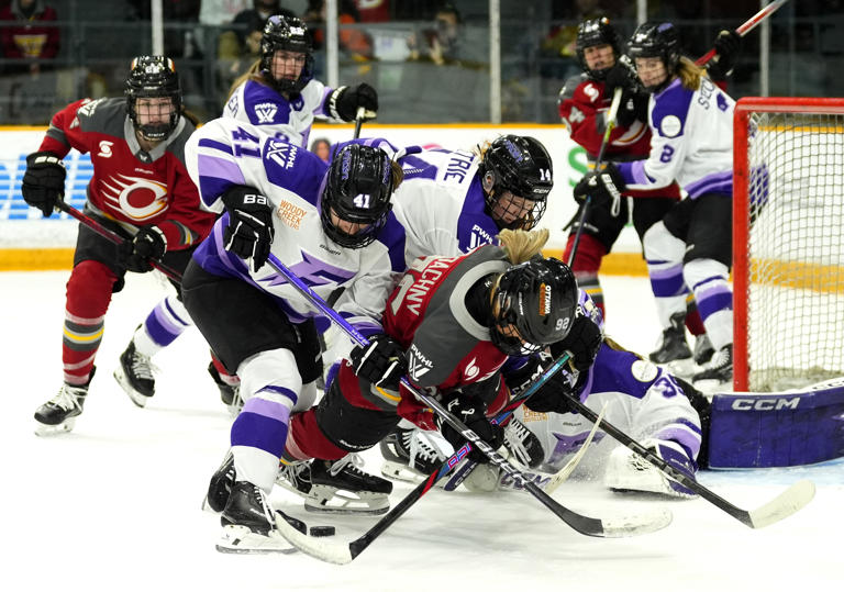 Charge edge Frost 3-2, but lose star goalie Maschmeyer