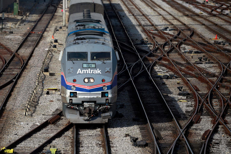 amtrak-boasts-free-baggage-for-passengers-after-southwest-airlines