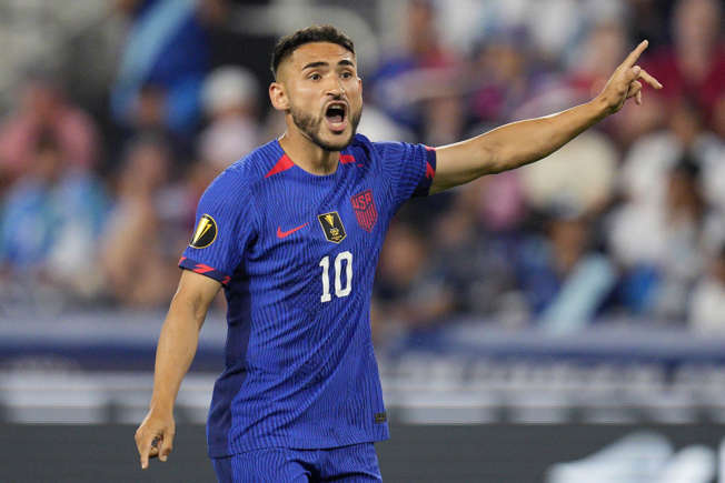 Cristian Roldán (USA)
