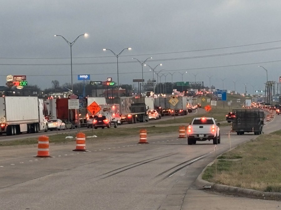 Northbound I35 crash in Waco blocks traffic